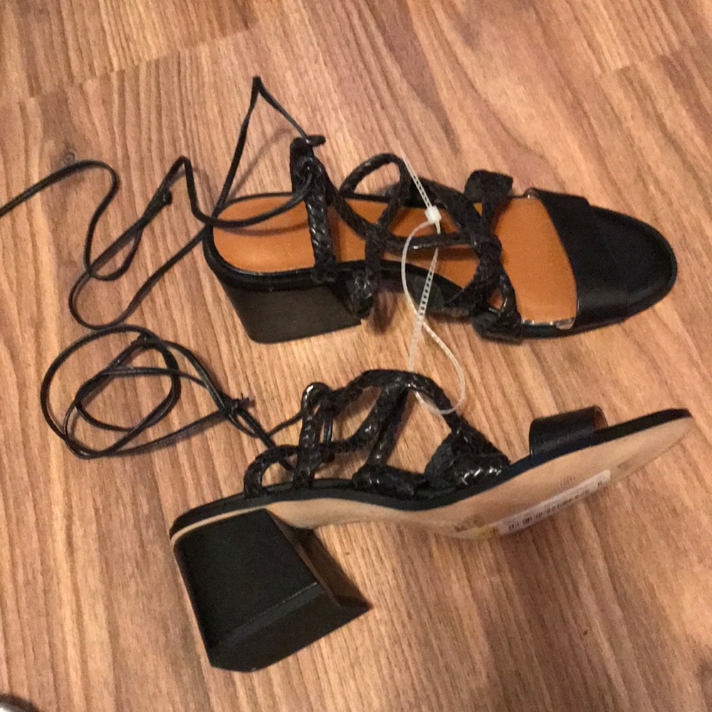 H by HALSTON, the Piper black sandals - Picture 7 of 8